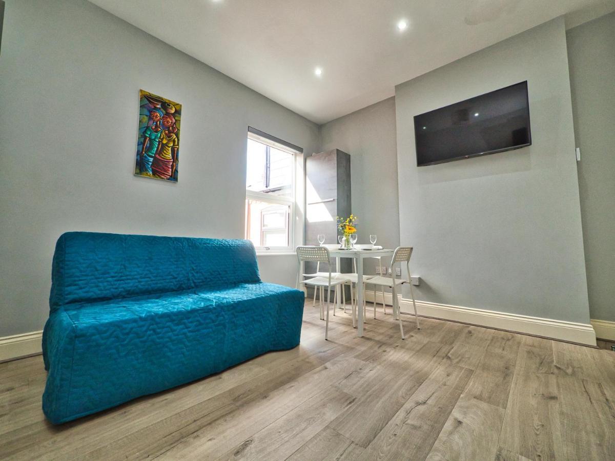Stunning Property Fully Refurbished Бирмингем Экстерьер фото