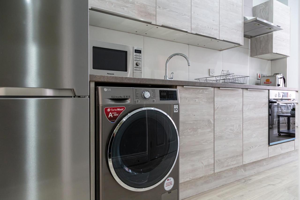 Stunning Property Fully Refurbished Бирмингем Экстерьер фото