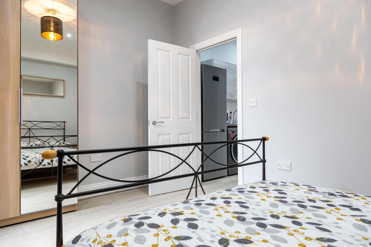 Stunning Property Fully Refurbished Бирмингем Экстерьер фото